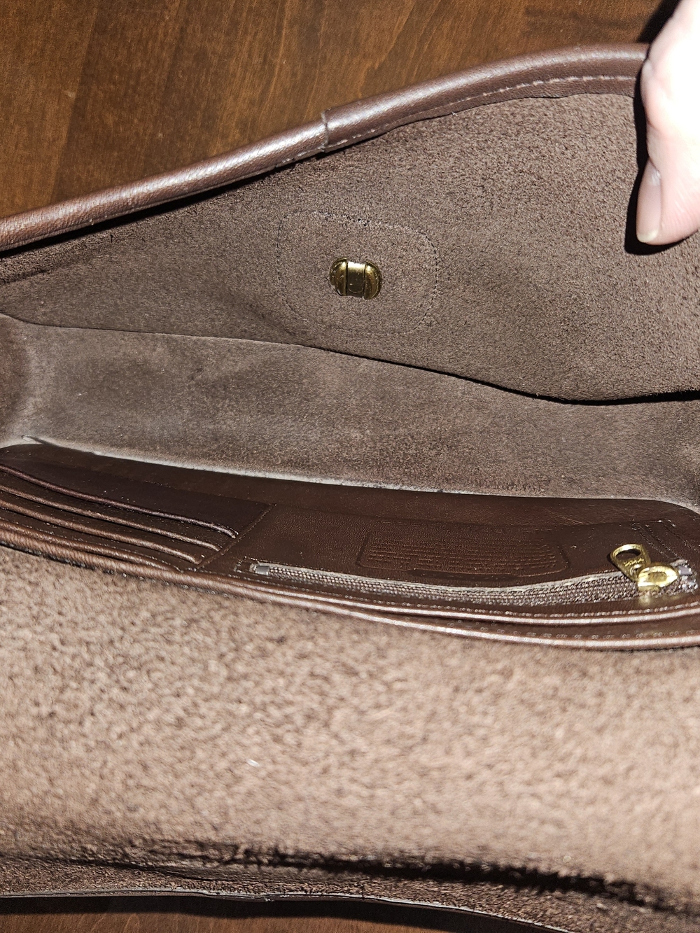 Coach 9832 Turnlock Clutch - Picture 4 of 9